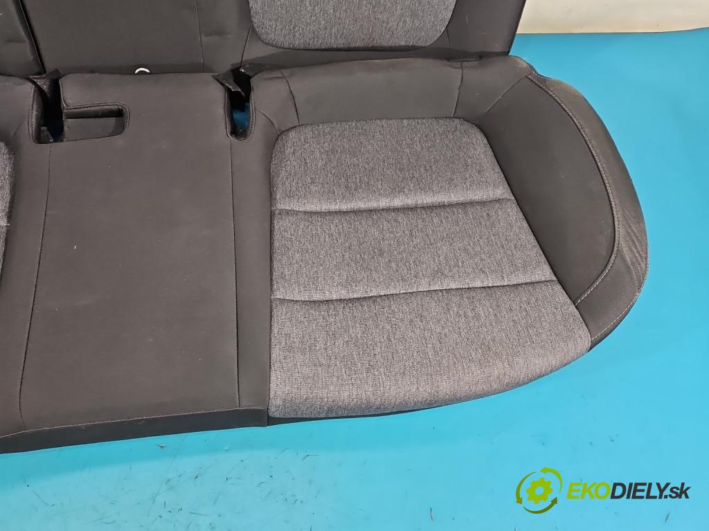 Kia Stonic 2017- 1.2 16V CVVT 84KM manual 61.8 kW 1197 cm3 5- Pohovka: zadní  (Sedadlo)