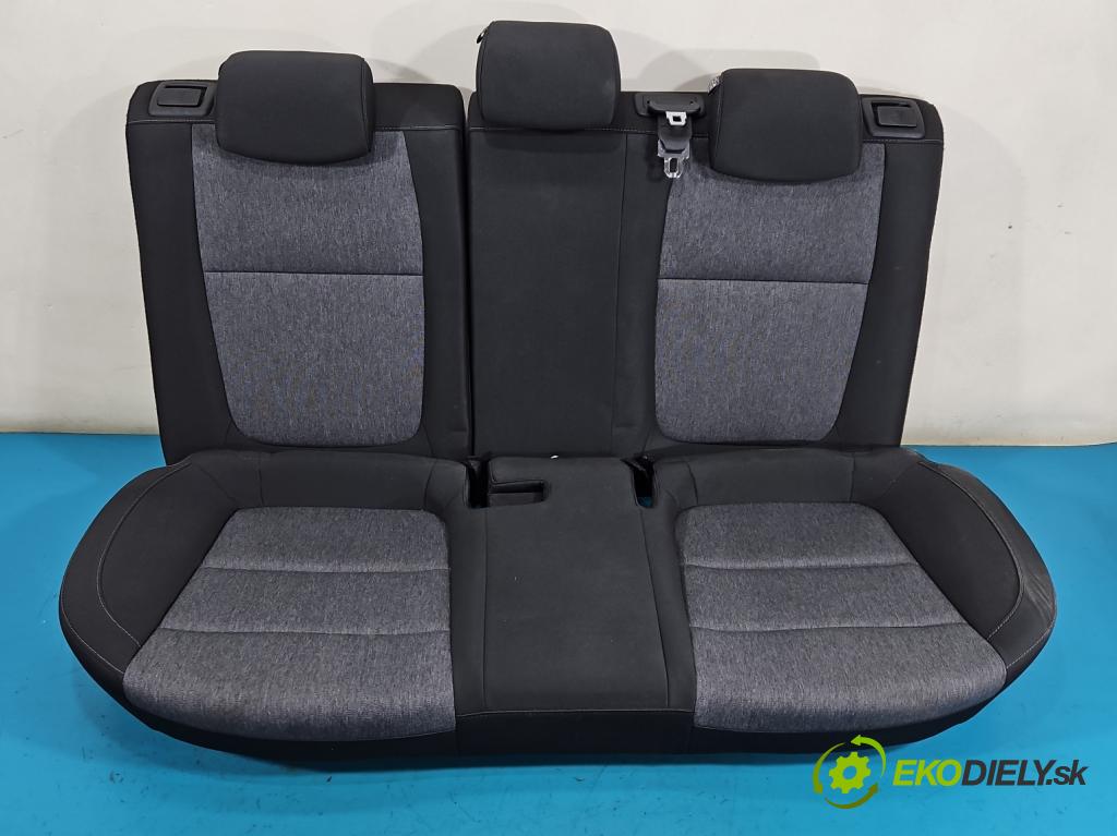 Kia Stonic 2017- 1.2 16V CVVT 84KM manual 61.8 kW 1197 cm3 5- Pohovka: zadní  (Sedadlo)