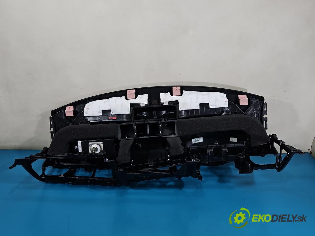Kia Stonic 2017- 1.2 16V CVVT 84KM manual 61.8 kW 1197 cm3 5- kokpit,přistrojova deska