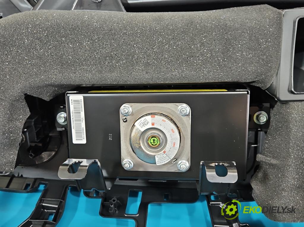 Kia Stonic 2017- 1.2 16V CVVT 84KM manual 61.8 kW 1197 cm3 5- kokpit,přistrojova deska