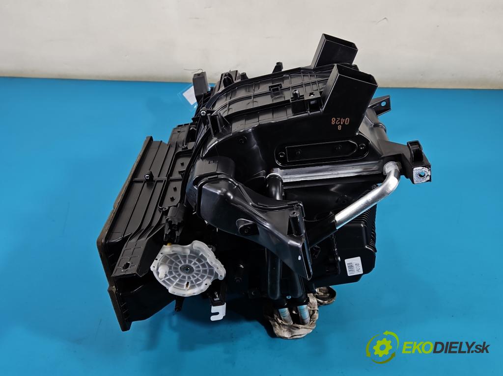 Kia Stonic 2017- 1.2 16V CVVT 84KM manual 61.8 kW 1197 cm3 5- radiátor 2204290815 (Radiátor topení)
