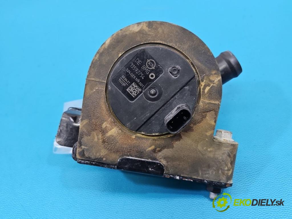 Opel Astra V  2015-2022 1.2 12V 131 hp manual 96 kW 1199 cm3 5- čerpadlo oběh: vody 13592754