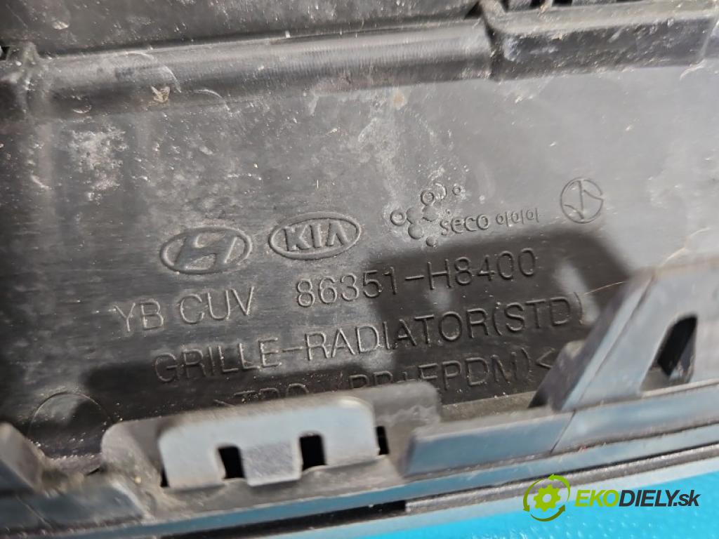 Kia Stonic 2017- 1.2 16V 84KM manual 61.8 kW 1197 cm3 5- blenda mriežka: nárazník stredová 86351-H8400