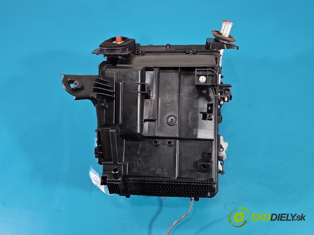 Toyota Auris II 2012-2018 1.6 16V 132 hp manual 97 kW 1598 cm3 5- radiátor 87050-05720 (Radiátor topení)
