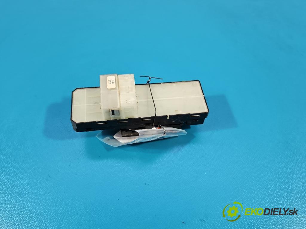 Suzuki Swift Mk6 2005-2010 1.6 16V 125 hp manual 92 kW 1586 cm3 3- Přepínač oken zpětných zrcátek 62J10