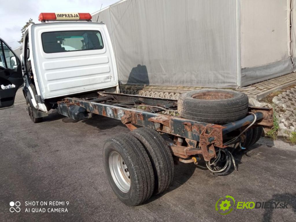Iveco Daily IV 2006-2014 3.0 HPI 170 hp manual 125 kW 2998 cm3 5- sklo zadní  (Zadní sklo)