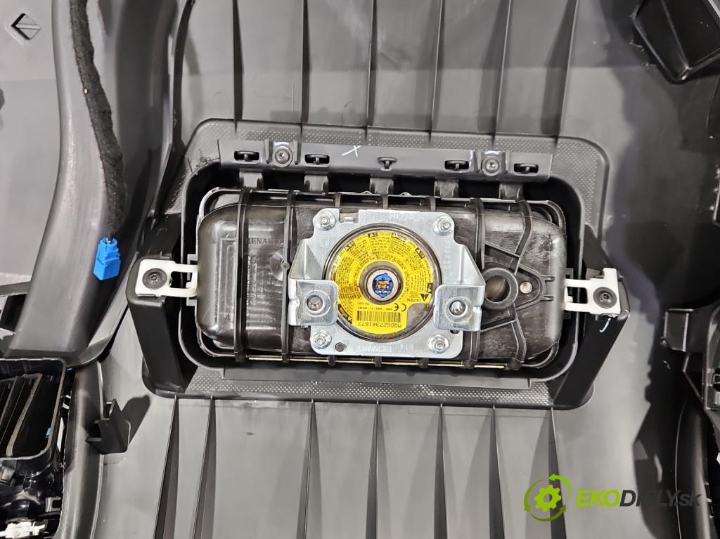 Renault Espace V 2014-2023 1.6 dci 160 hp automatic 118 kW 1598 cm3 5- kokpit,přistrojova deska