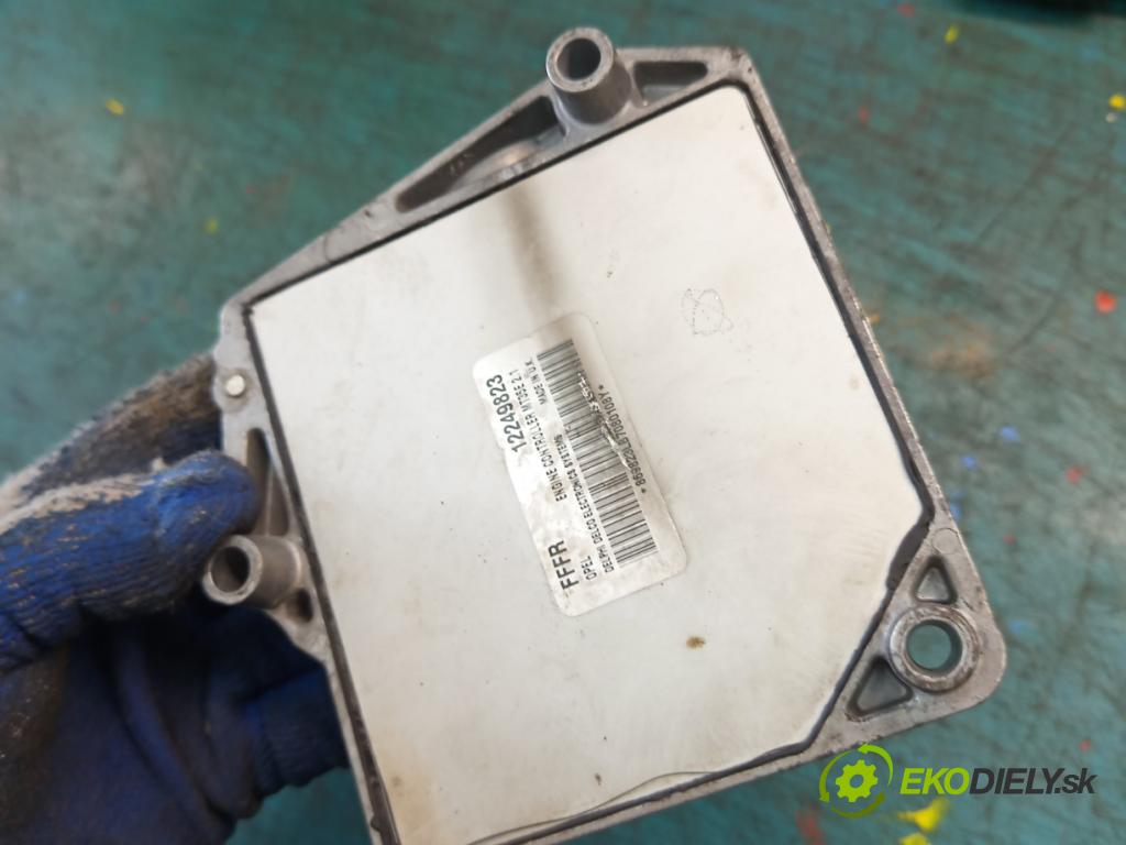 Opel Meriva A 2002-2010 1.6 16V 105 HP manual 77 kW 1598 cm3 5- riadiaca jednotka motora 12249823
