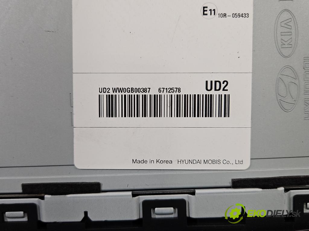 Kia Sorento III 2014-2020 2.0 crdi 185 hp automatic 136 kW 1995 cm3 5- Radio továrna: 96560C5104WK