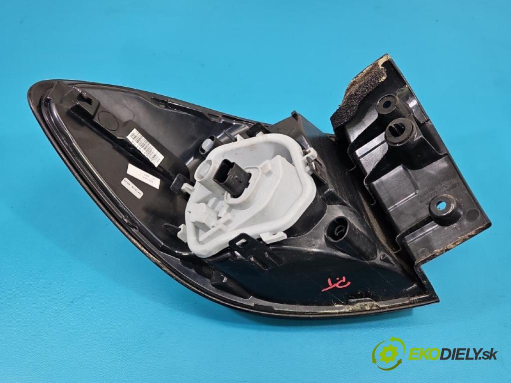 Renault Captur I 2013-2019 1.5 dci 90 hp manual 66 kW 1461 cm3 5- světlo zadní pravé blatník: 265502731R