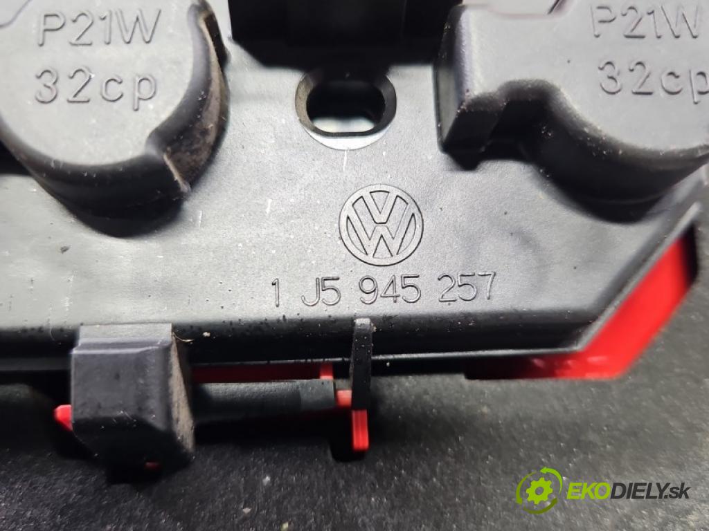 Vw Bora 1.6b 101 hp manual 74 kW 1595 cm3 4- světlo zadní pravé blatník: