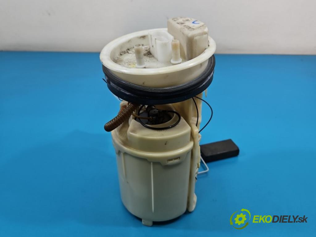 Vw Bora 1.6b 101 HP manual 74 kW 1595 cm3 4- čerpadlo palivo 1J0919051H
