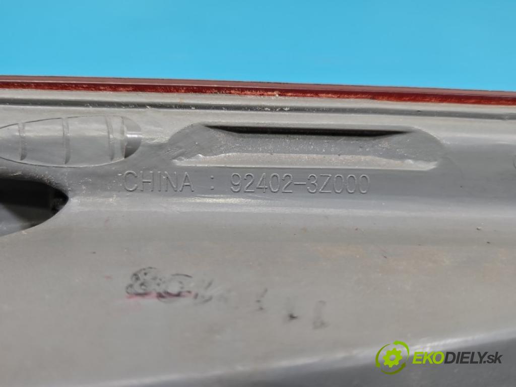 Hyundai I40 1.6 GDI G4FD 135 hp manual 99 kW 1599 cm3 5- světlo zadní pravé blatník: 92402-3Z000