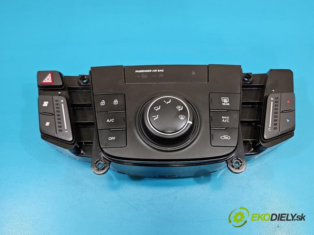 Hyundai I40 1.6 GDI G4FD 135 hp manual 99 kW 1599 cm3 5- palubní deska panel topení 97250-3ZMB0