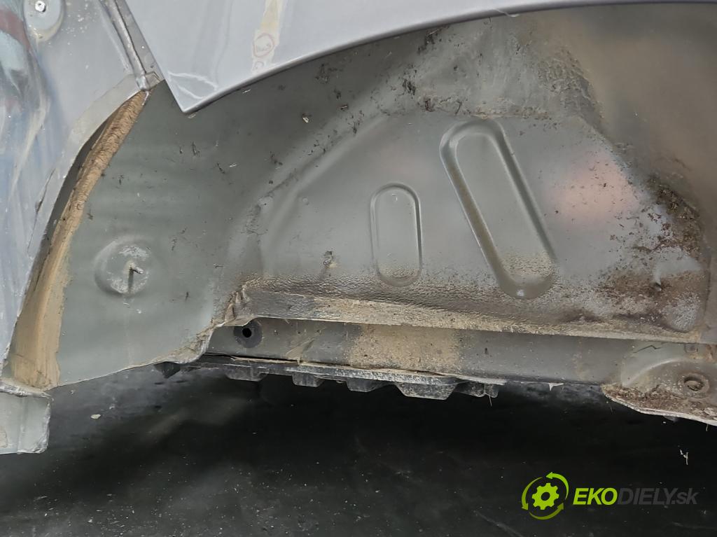 Renault Espace V 2014-2023 1.6 dci 160 hp automatic 118 kW 1598 cm3 5- blatnik zadní pravý