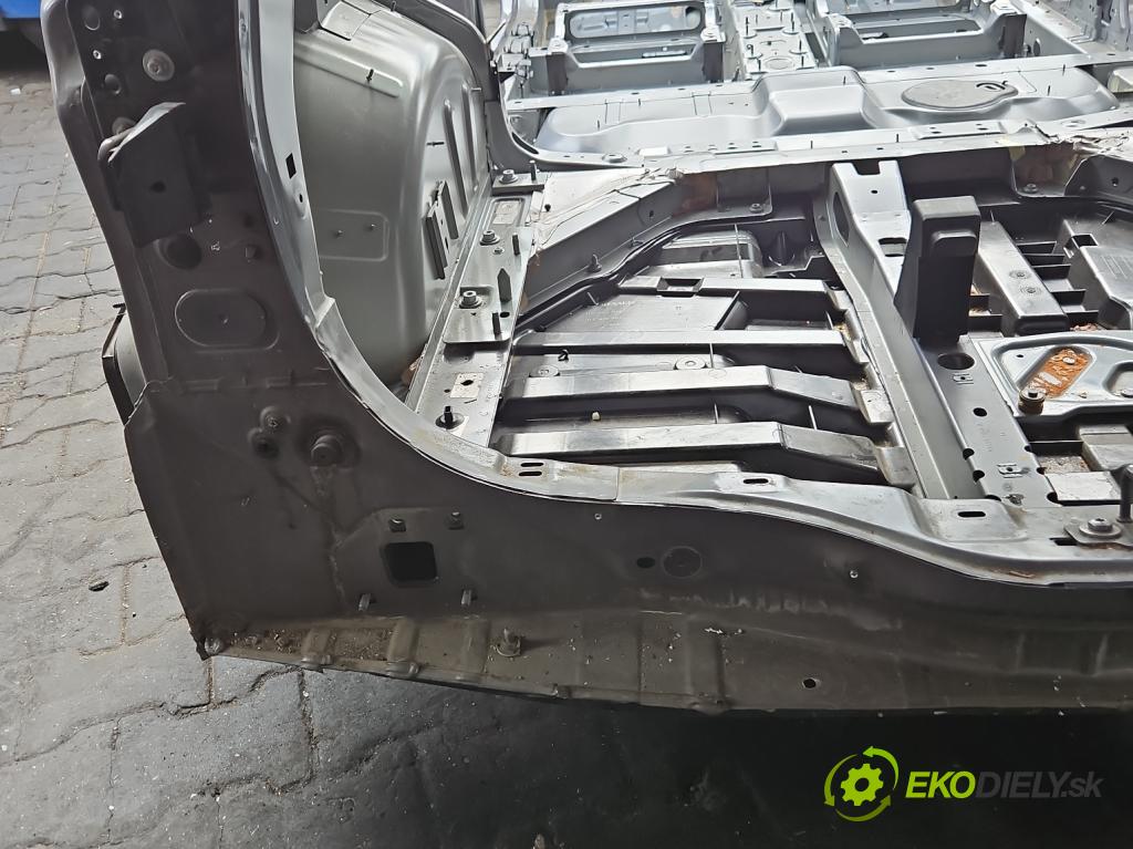 Renault Espace V 2014-2023 1.6 dci 160 hp automatic 118 kW 1598 cm3 5- stěna zadní