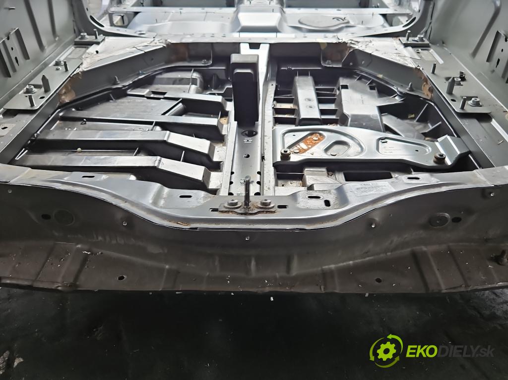 Renault Espace V 2014-2023 1.6 dci 160 hp automatic 118 kW 1598 cm3 5- stěna zadní
