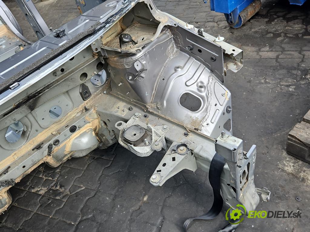 Renault Espace V 2014-2023 1.6 dci 160 hp automatic 118 kW 1598 cm3 5- štvrťka levé