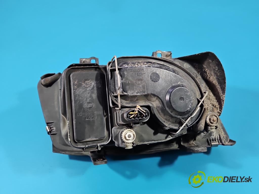 Vw Bora 1.6b 101 hp manual 74 kW 1595 cm3 4- světlo levý  (Klika dveří ostatní)
