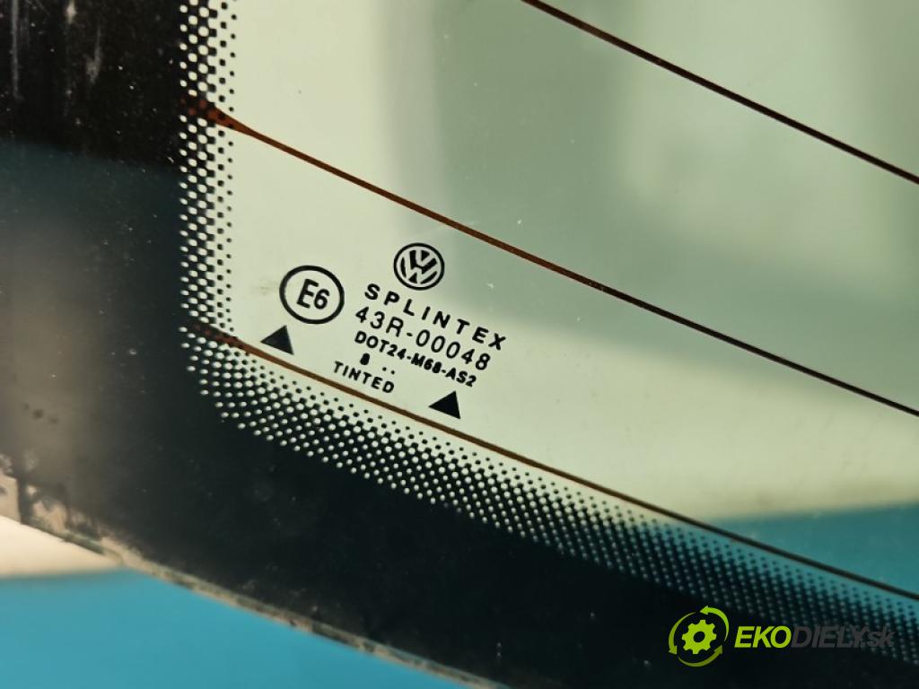 Vw Bora 1.6b 101 HP manual 74 kW 1595 cm3 4- sklo zadná (Sklo zadné)