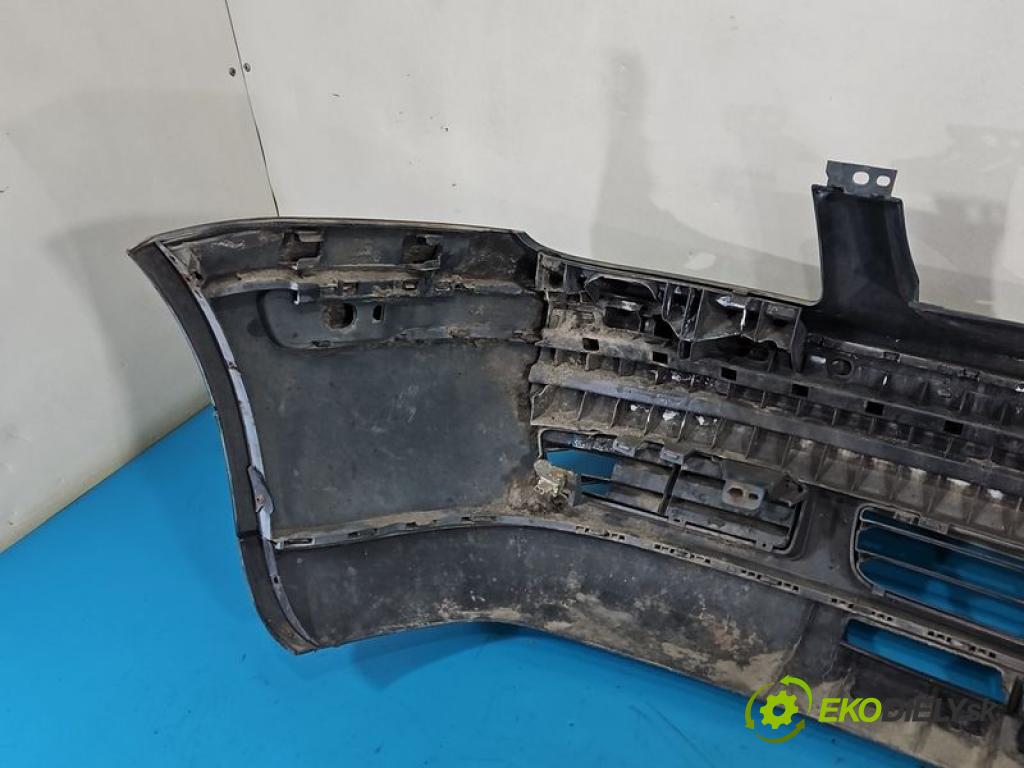 Vw Bora 1.6b 101 hp manual 74 kW 1595 cm3 4- nárazník přední  (Klika dveří ostatní)