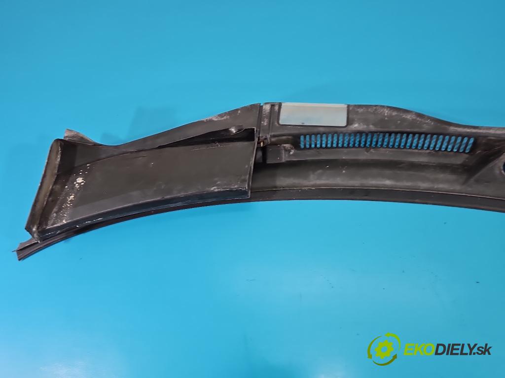 Vw Bora 1.6b 101 HP manual 74 kW 1595 cm3 4- torpédo 1J1819415B (Torpédo (plast pod čelným sklom))