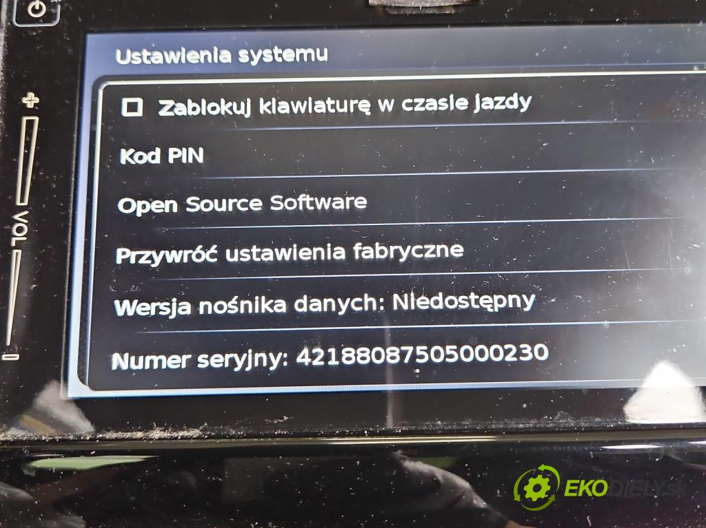 Suzuki SX4 S-Cross 2013-2021 1.0 T K10C 111KM manual 82 kW 998 cm3 5- Radio originál 39920-62M11
