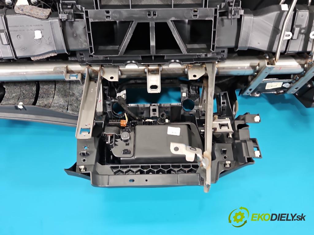 Citroen C4 Picasso II 2013-2019 1.6 hdi 120 hp automatic 88 kW 1560 cm3 5- kokpit,přistrojova deska