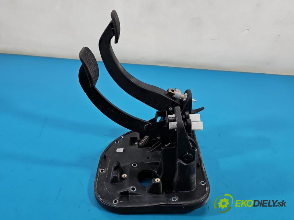 Iveco Daily IV 2006-2014 3.0 HPI 170 HP manual 125 kW 2998 cm3 5- pedále ostatné 5801259319