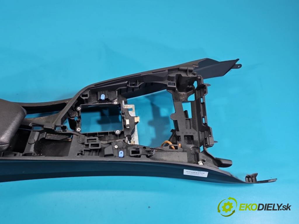Bmw 4 F32/F33/F36 2013-2020 2.0 T 245KM automatic 180 kW 1997 cm3 4- operadlo 38401931 (Lakťová opierka)