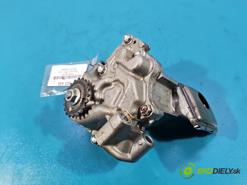 Toyota Auris II 2012-2018 1.6 16V 132  HP manual 97 kW 1598 cm3 5- čerpadlo oleja:  (Olejová pumpa)