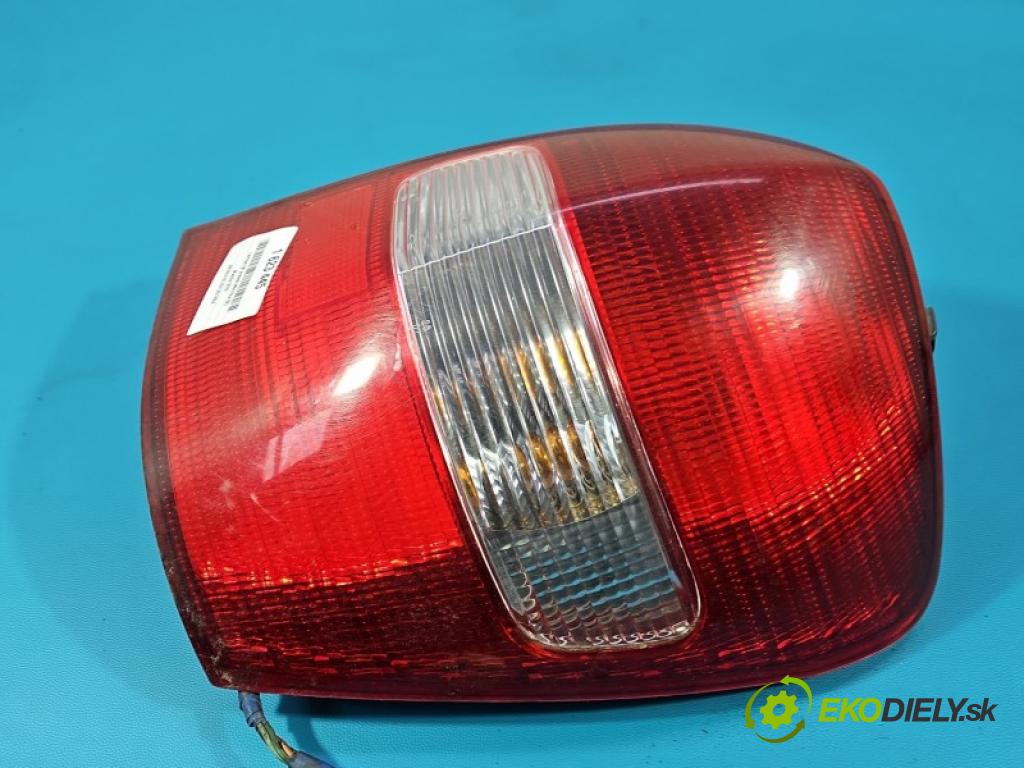 Mazda 323f 1.5 16V 88 hp manual 65 kW 1498 cm3 5- světlo zadní pravé blatník: