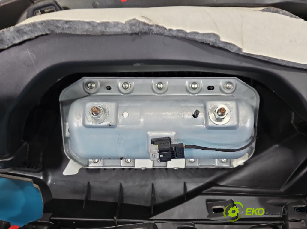 Bmw 4 F32/F33/F36 2013-2020 2.0 T 245KM automatic 180 kW 1997 cm3 4- kokpit,přistrojova deska