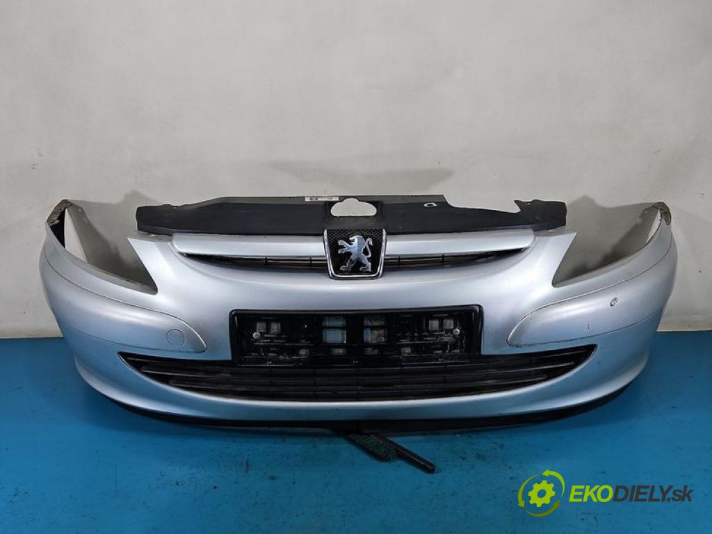Peugeot 307 2.0 hdi 90 hp manual 66 kW 1997 cm3 5- nárazník přední  (Klika dveří ostatní)