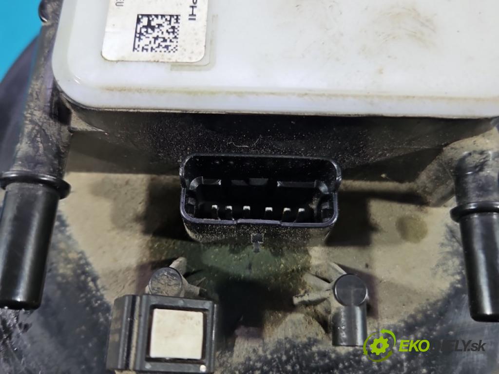 Citroen C4 Picasso II 2013-2019 1.6 hdi 120 HP automatic 88 kW 1560 cm3 5- čerpadlo palivo 9806721580