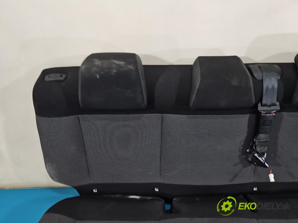 Citroen C4 Cactus 2014-2020 1.6 hdi 99 hp manual 73 kW 1560 cm3 5- Pohovka: zadní  (Sedadlo)