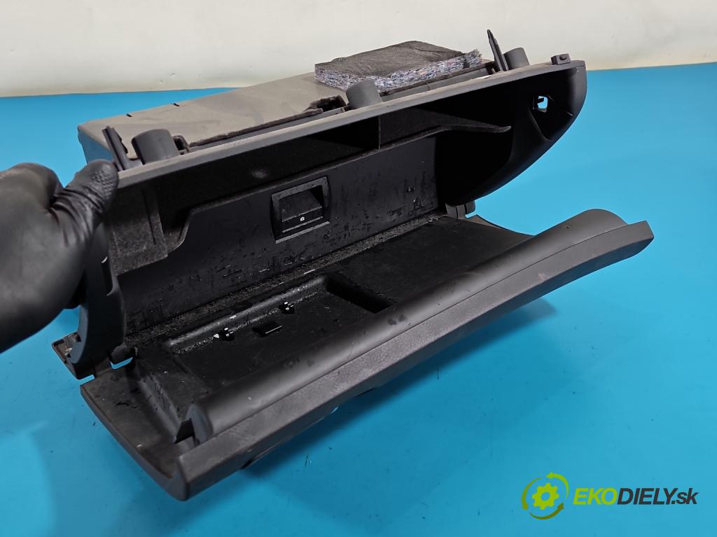 Audi A4 B6 2000-2004 2.5 tdi 163 hp automatic 120 kW 2496 cm3 5- kastlík