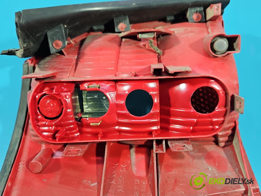 Audi A4 B6 2000-2004 2.5 tdi 163 HP automatic 120 kW 2496 cm3 5- svetlo / reflektor zadné pravé blatník