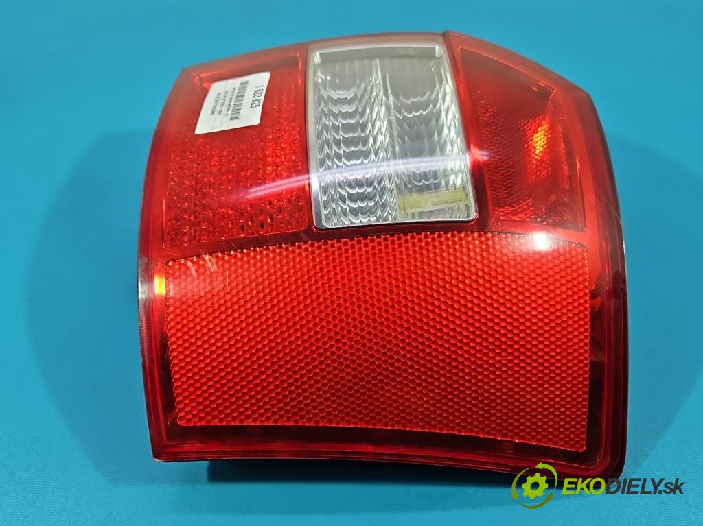 Audi A4 B6 2000-2004 2.5 tdi 163 HP automatic 120 kW 2496 cm3 5- svetlo / reflektor zadné pravé blatník