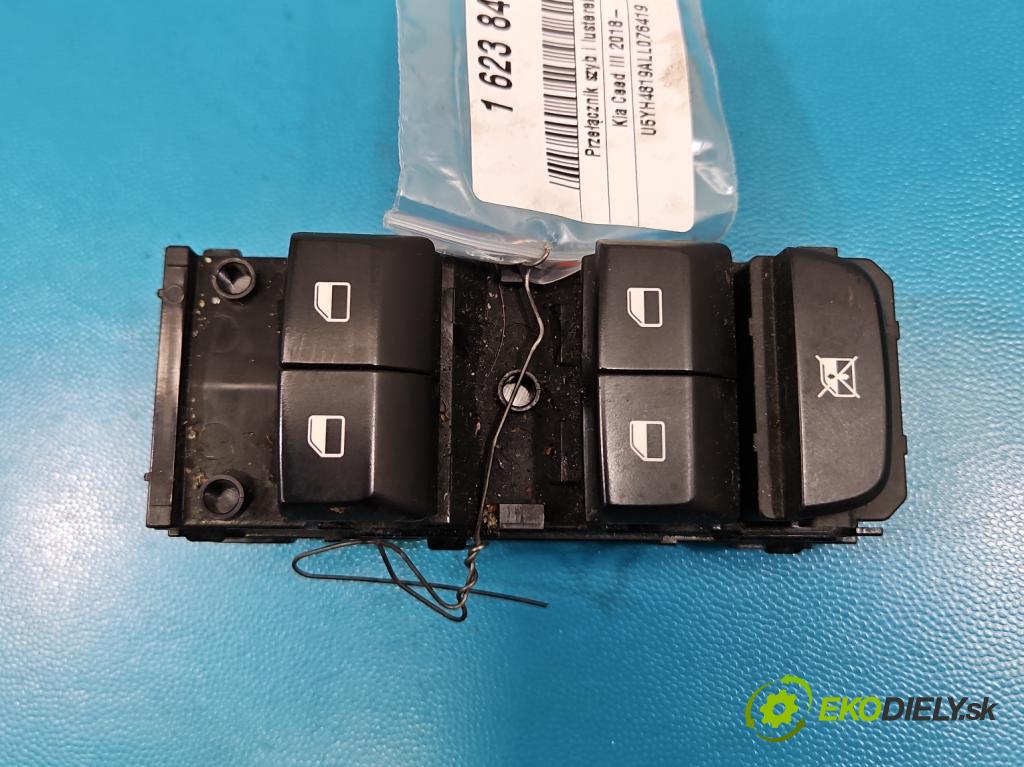 Kia Ceed III 2018- 1.6 CRDI 116 HP manual 85 kW 1598 cm3 5- prepínač okien spätných zrkadiel 93570-J7200