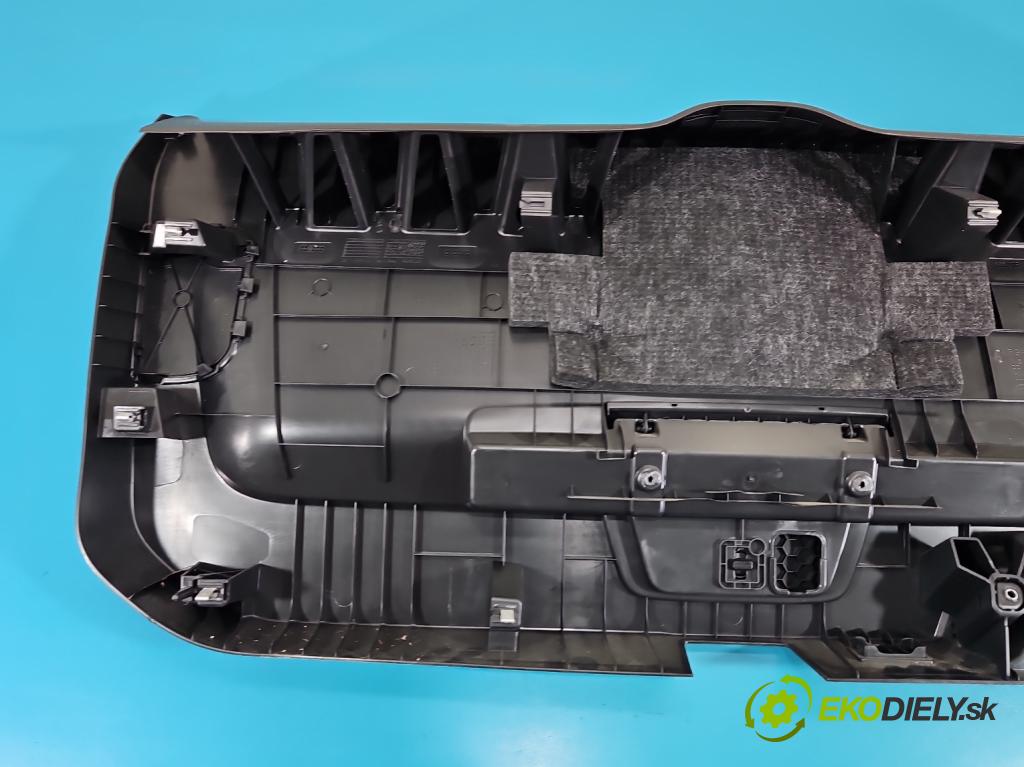 Vw Passat B8 2014- 2.0 tdi 190 HP automatic 140 kW 1968 cm3 5- Čalounictví: kufrové dvere 3G9867605