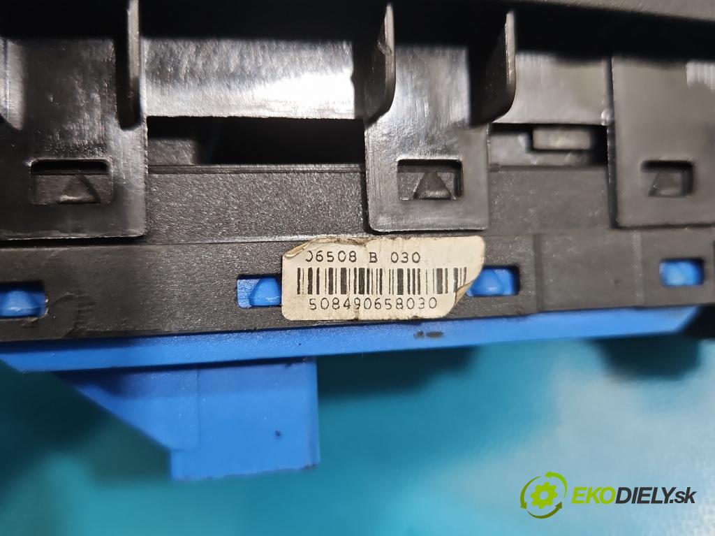 Fiat Punto Grande 1.4 8V 350A1000 77 HP manual 57 kW 1368 cm3 3- prepínač okien spätných zrkadiel