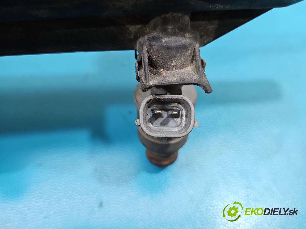 Seat Leon II 2005-2012 1.6 8V 102 HP manual 75 kW 1595 cm3 5- vstrek benzín 06A133317AS