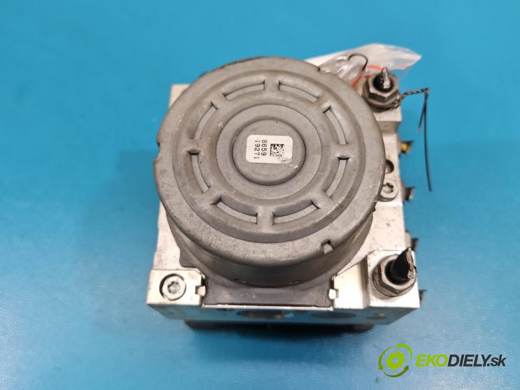 Vw Passat B8 2014- 2.0 tdi 190 HP automatic 140 kW 1968 cm3 5- čerpadlo abs 5Q0614517DA (Pumpa ABS)