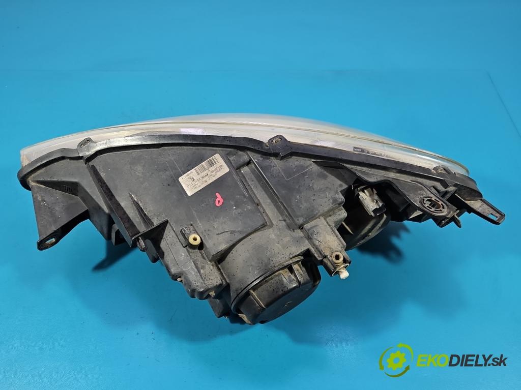 Peugeot 807 2002-2014 2.2 16V 158 HP manual 116 kW 2230 cm3 5- Reflektor: pravý 89006374 (Svetlo predné pravé)