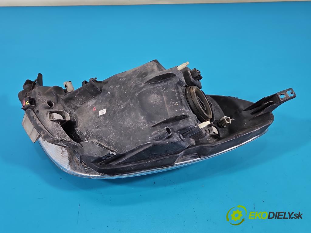 Nissan Note I 2006-2012 1.5 dci 86 HP manual 63 kW 1461 cm3 5- Reflektor: pravý  (Svetlo predné pravé)