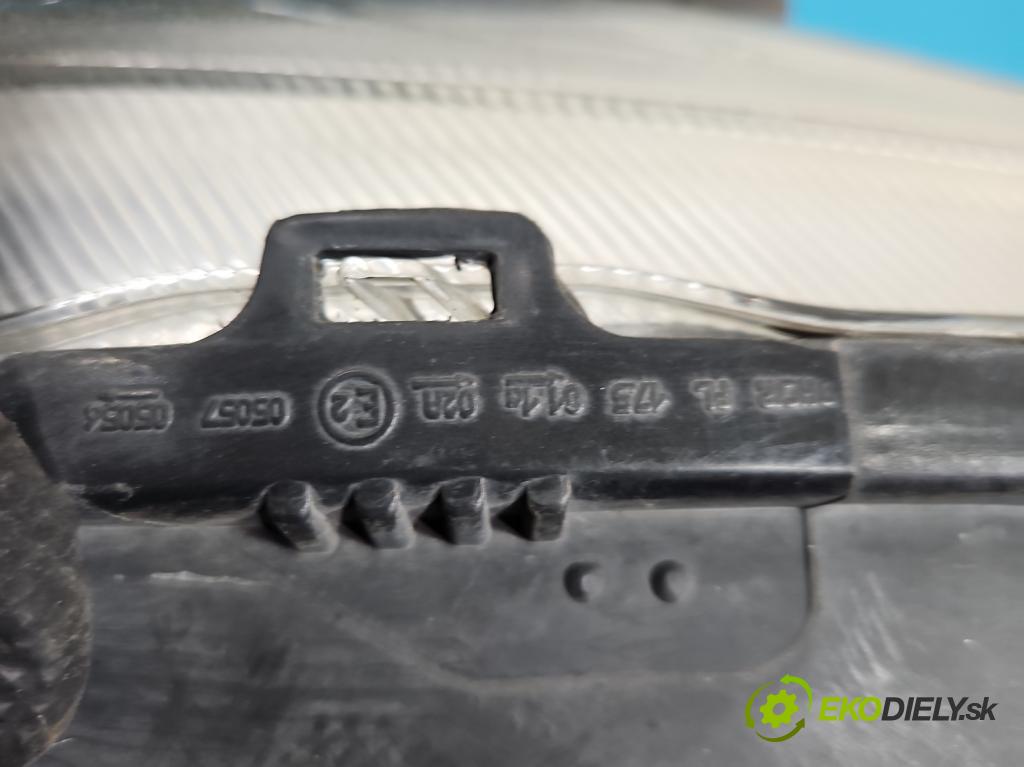 Nissan Note I 2006-2012 1.5 dci 86 HP manual 63 kW 1461 cm3 5- Reflektor: pravý  (Svetlo predné pravé)