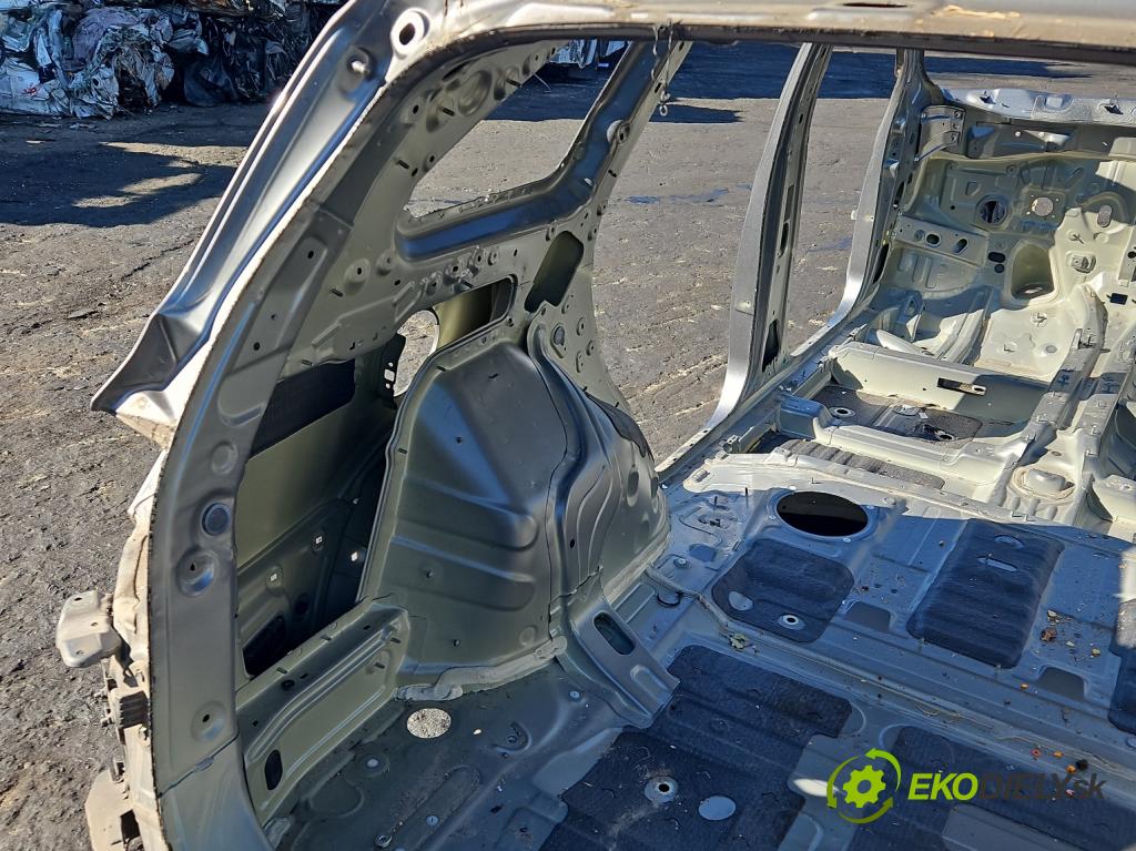 Kia Sorento III 2014-2020 2.0 crdi 185 hp automatic 136 kW 1995 cm3 5- blatnik zadní levý