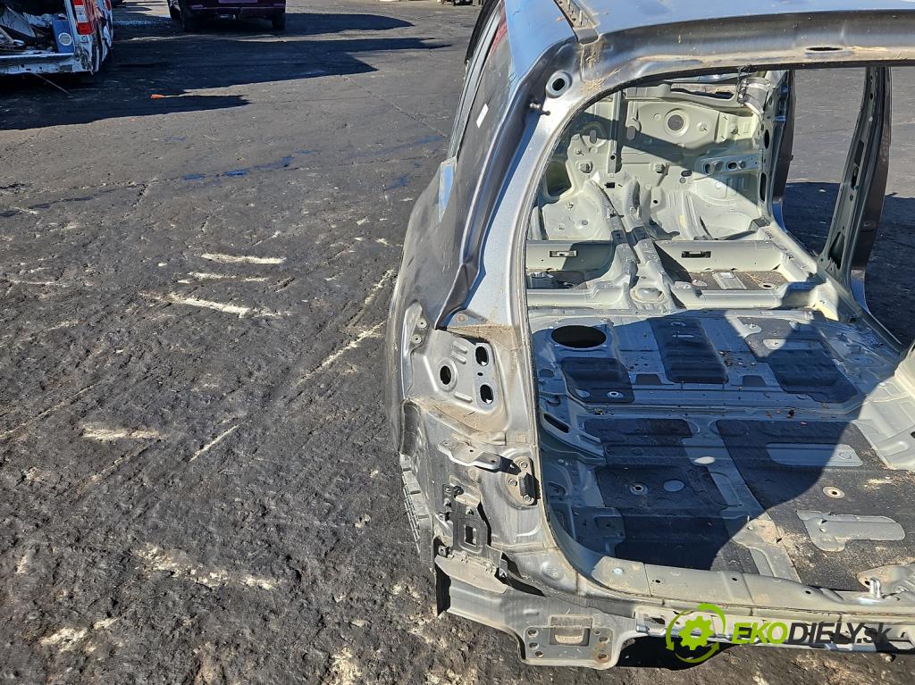 Kia Sorento III 2014-2020 2.0 crdi 185 hp automatic 136 kW 1995 cm3 5- blatnik zadní levý