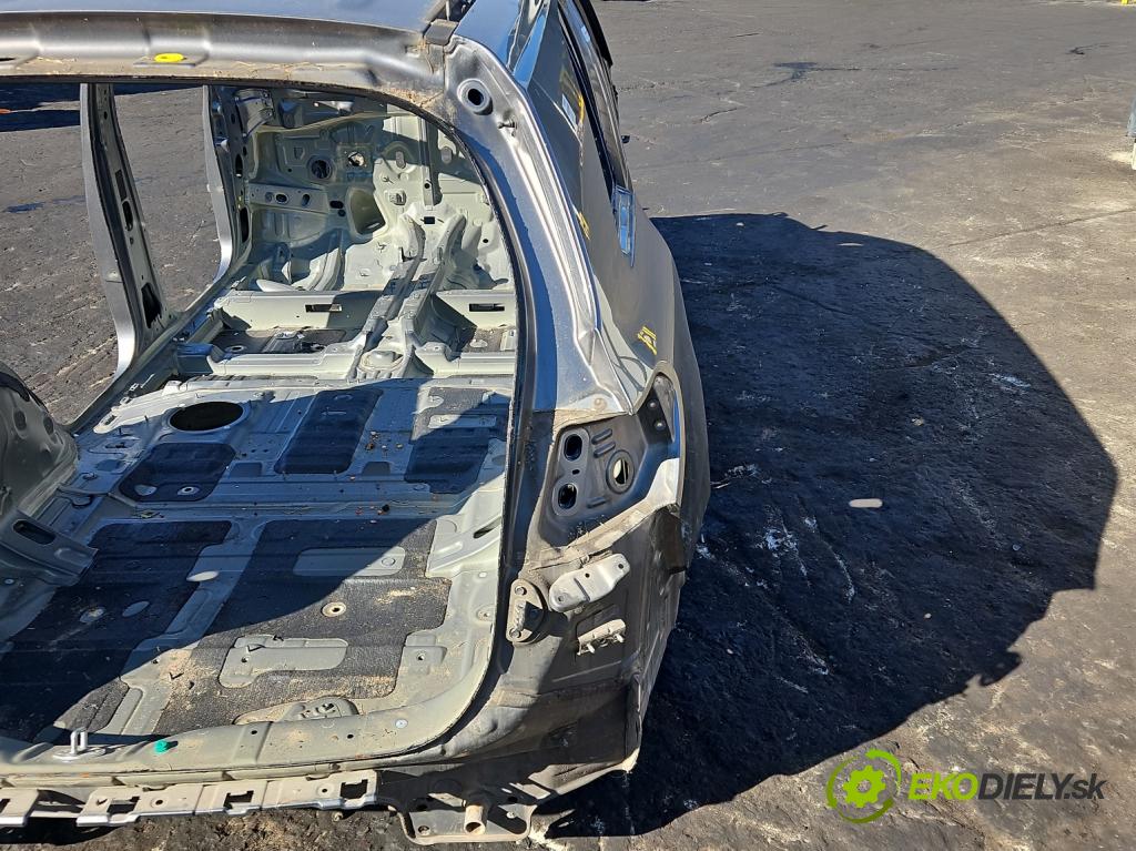 Kia Sorento III 2014-2020 2.0 crdi 185 hp automatic 136 kW 1995 cm3 5- blatnik zadní pravý